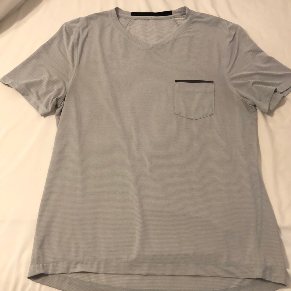 Gently used lululemon short sleeve shirt